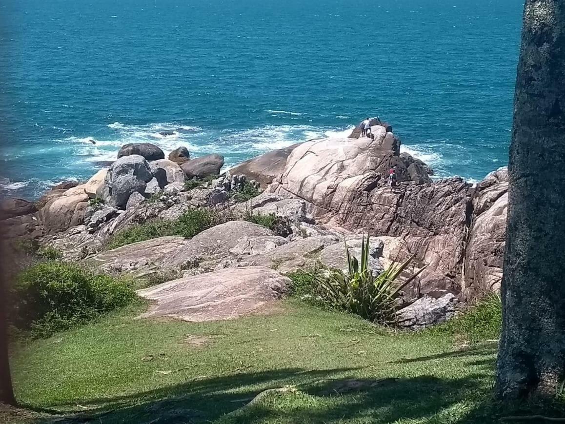 Praia De Bombinhas Res Solar Das Bromelias Bagian luar foto